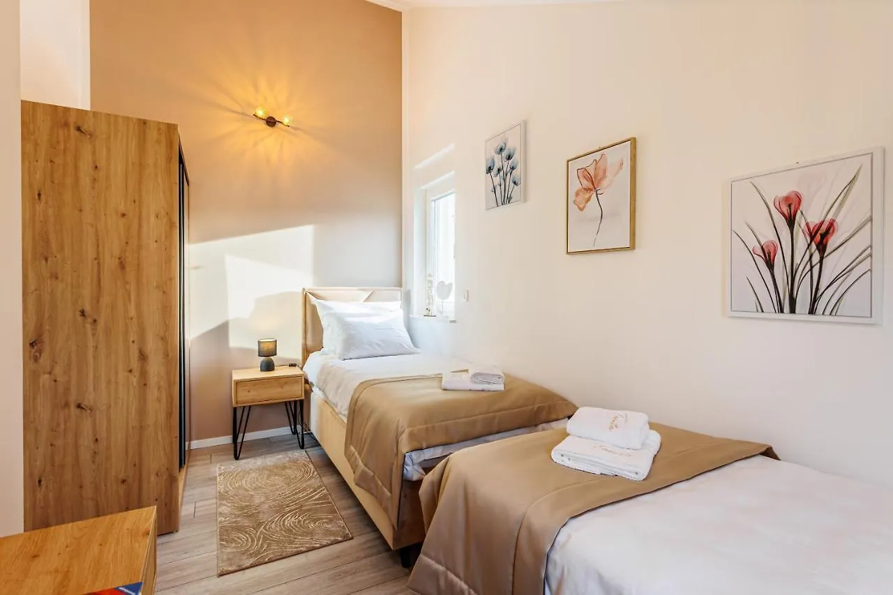 Apartmani Tanita Kastela 0*,  Croatia